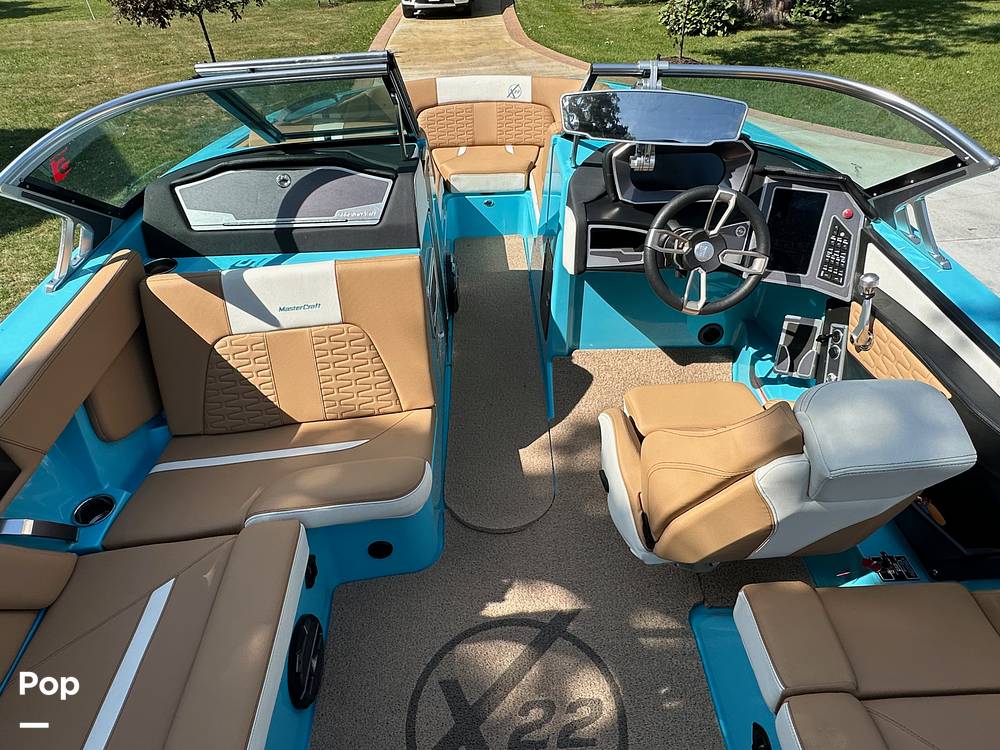 Slide: The Image of Mastercraft X22 2021 - 13031482