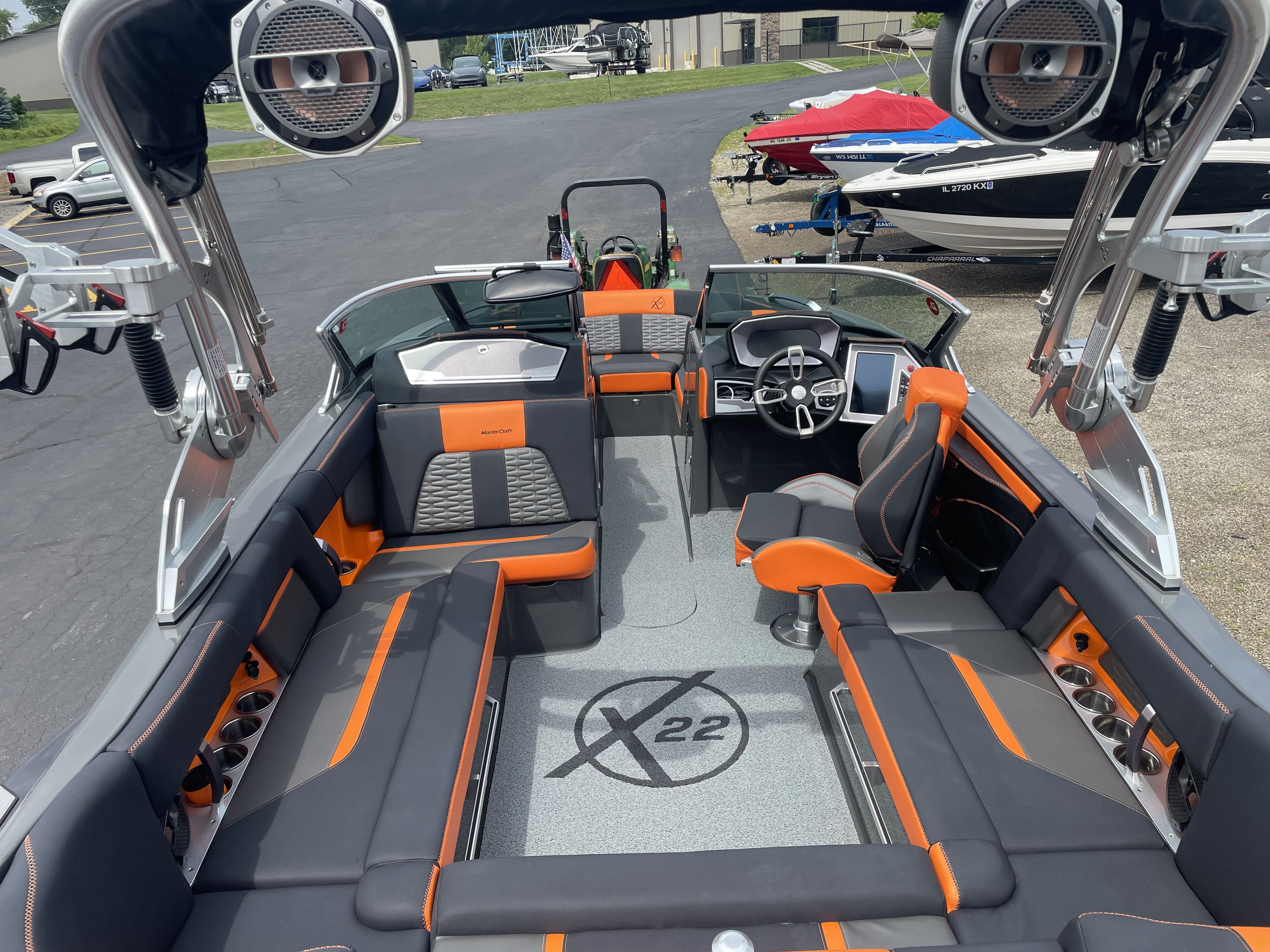 Slide: The Image of Mastercraft X22 2021 - 19