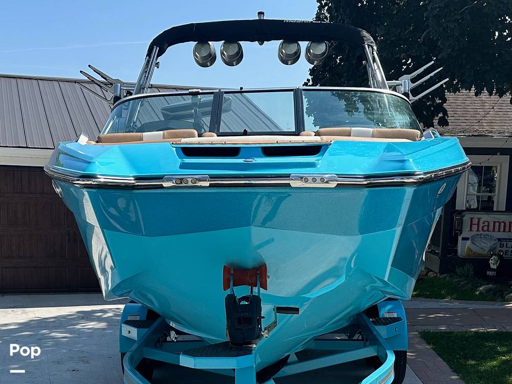 Slide: The Image of Mastercraft X22 2021 - 13030920