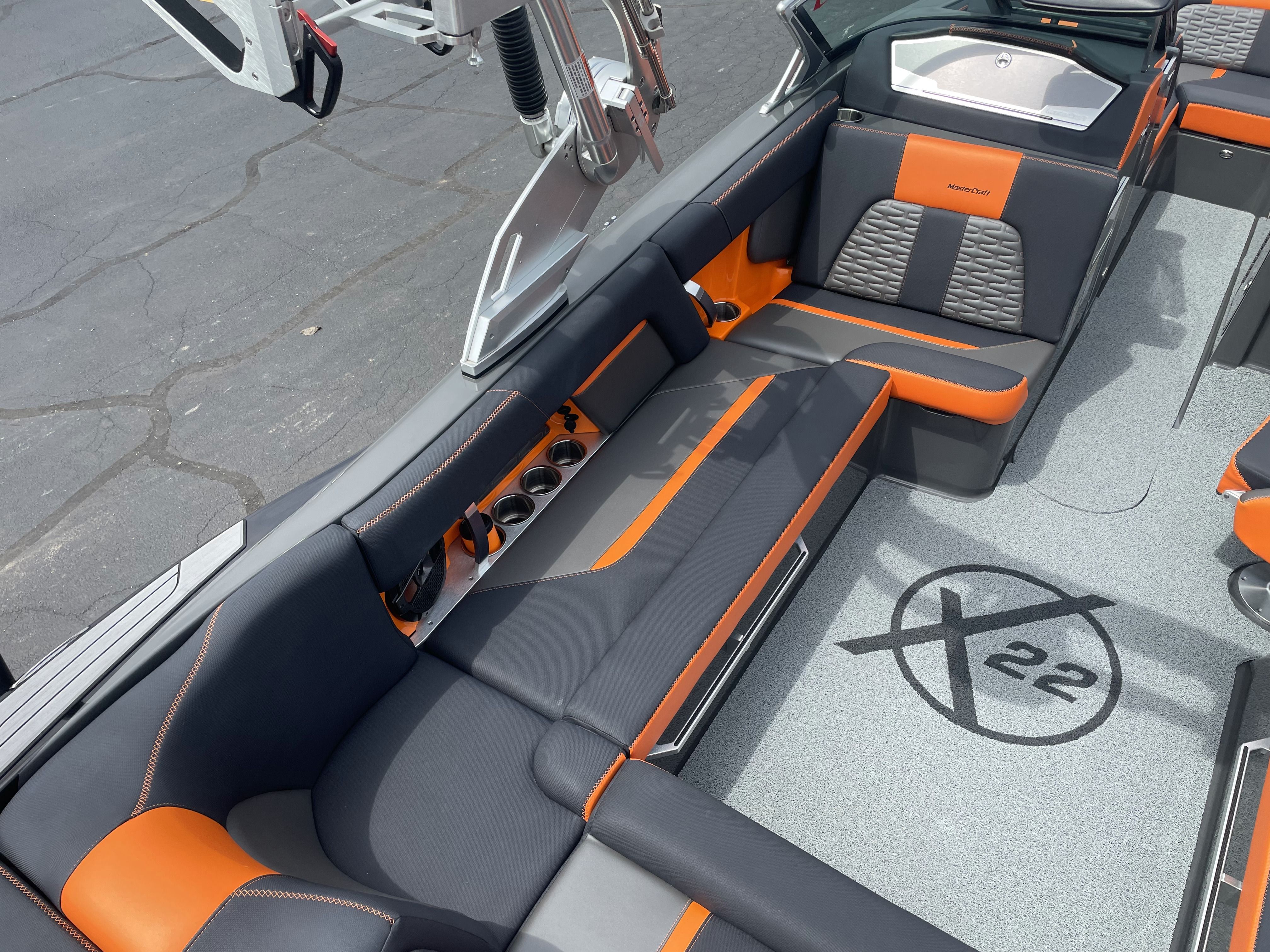 Slide: The Image of Mastercraft X22 2021 - 20