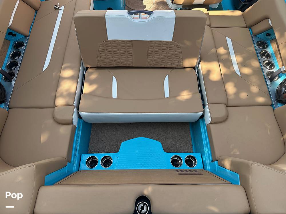 Slide: The Image of Mastercraft X22 2021 - 13030934