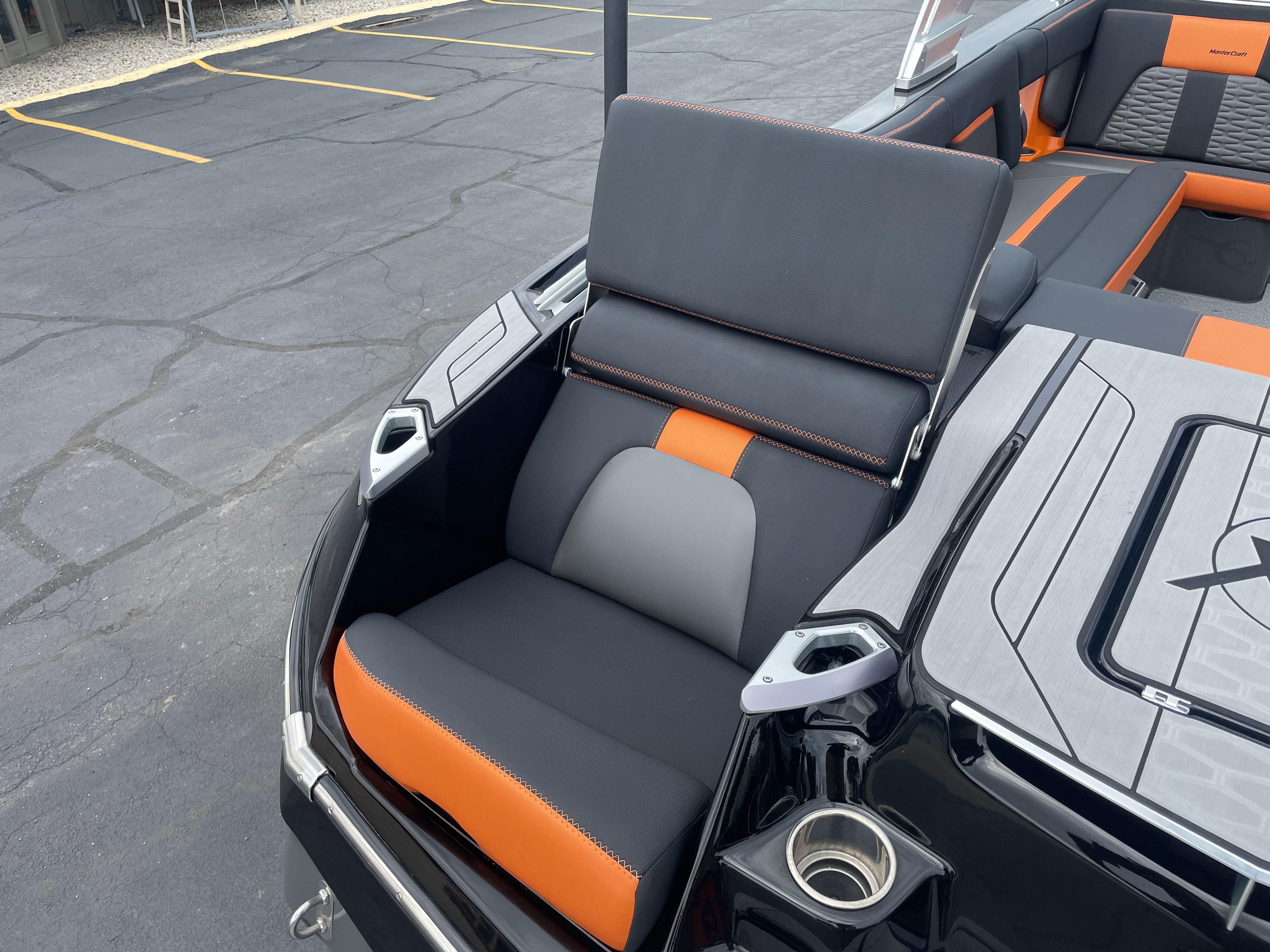 Slide: The Image of Mastercraft X22 2021 - 25