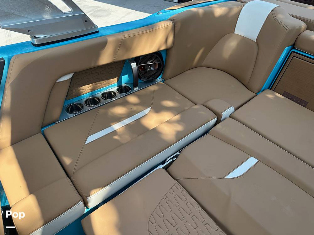 Slide: The Image of Mastercraft X22 2021 - 13030938