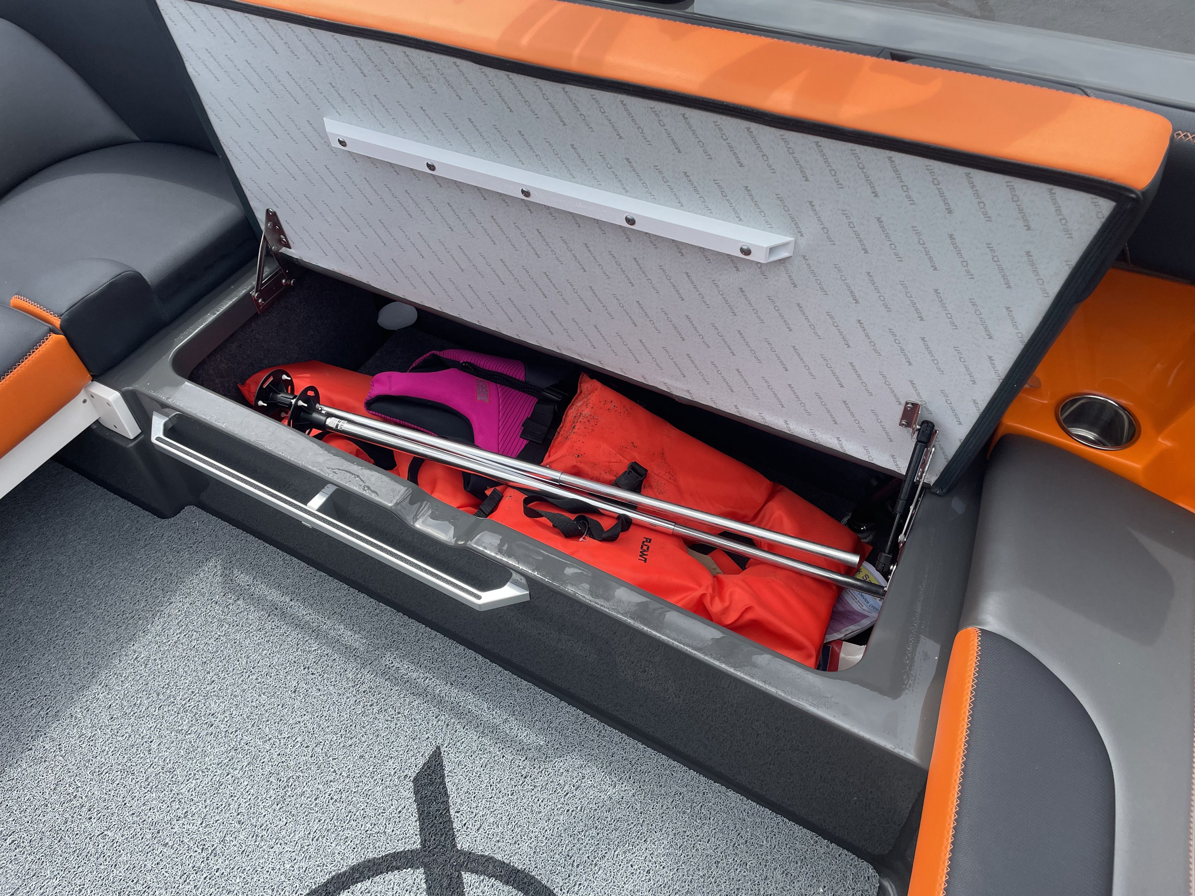 Slide: The Image of Mastercraft X22 2021 - 28