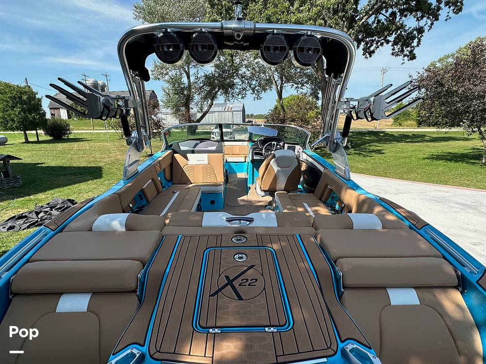 Slide: The Image of Mastercraft X22 2021 - 13030940