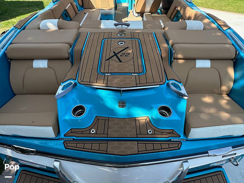 Slide: The Image of Mastercraft X22 2021 - 13030942