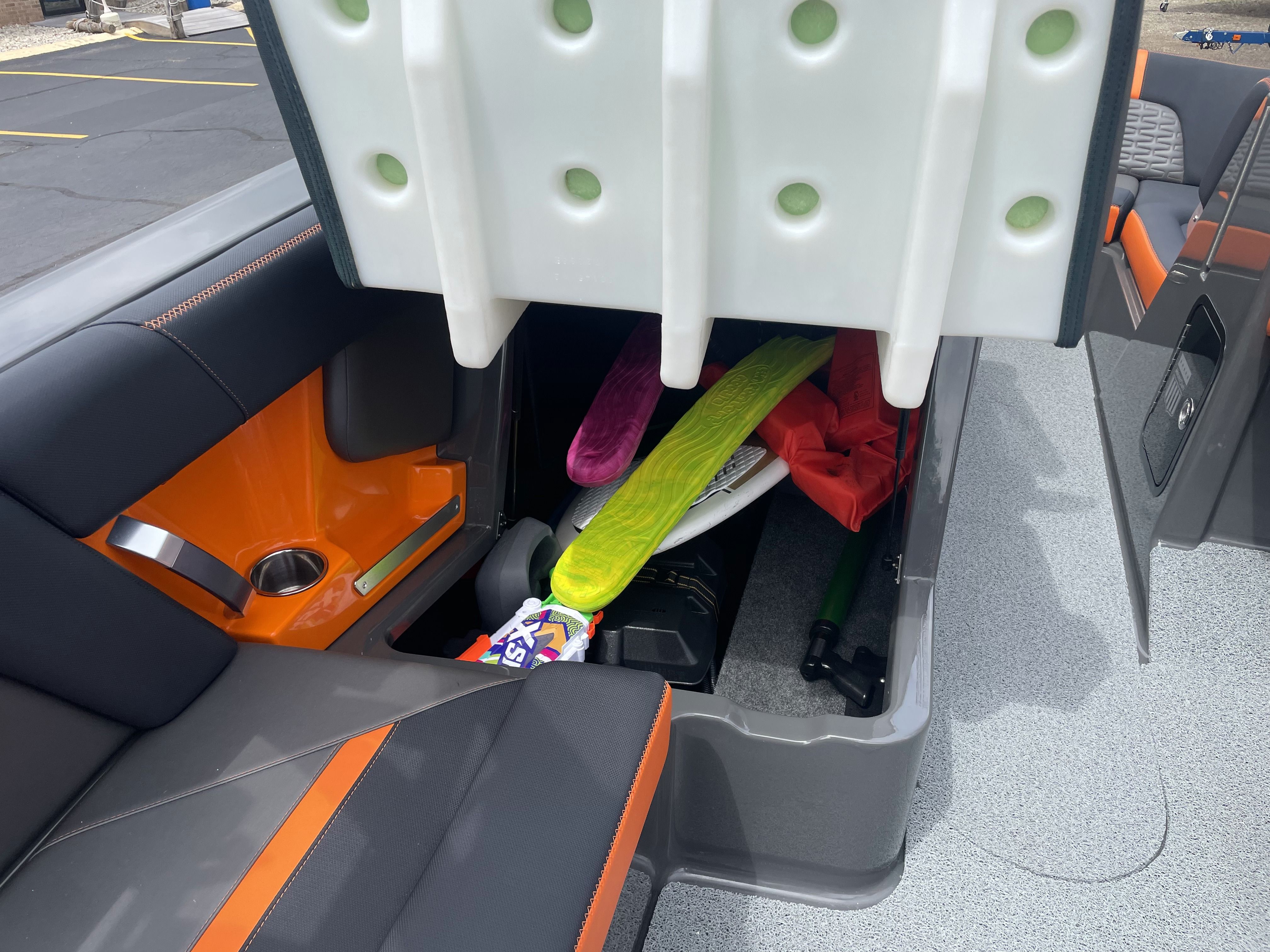 Slide: The Image of Mastercraft X22 2021 - 30