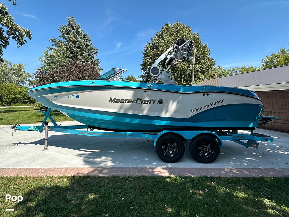 Slide: The Image of Mastercraft X22 2021 - 13030943