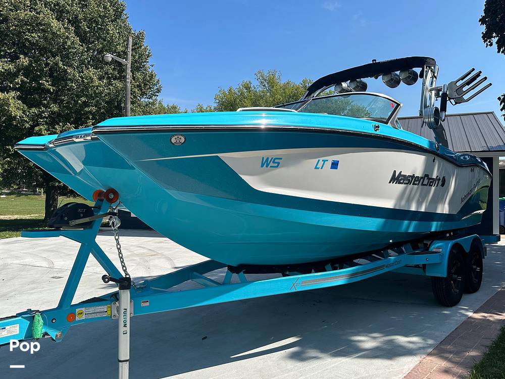 Slide: The Image of Mastercraft X22 2021 - 13030947