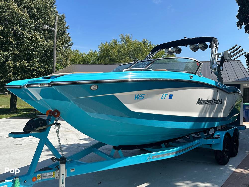 Slide: The Image of Mastercraft X22 2021 - 13030948
