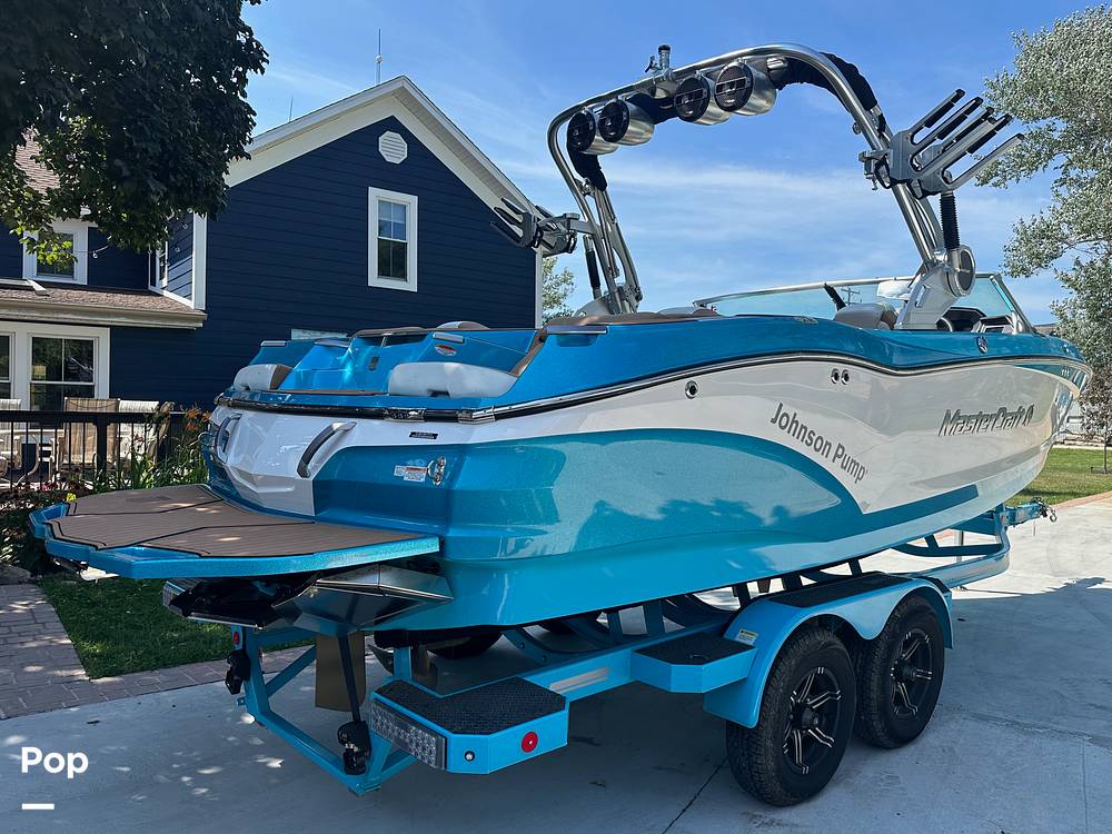 Slide: The Image of Mastercraft X22 2021 - 13030951