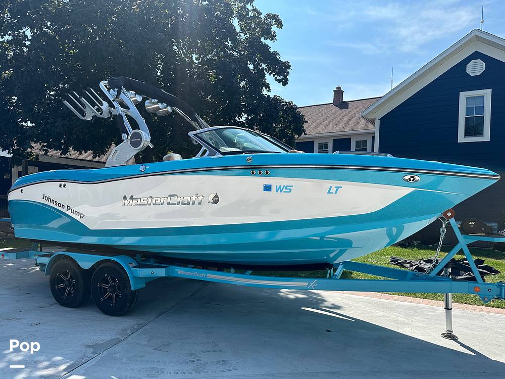 Slide: The Image of Mastercraft X22 2021 - 13030953