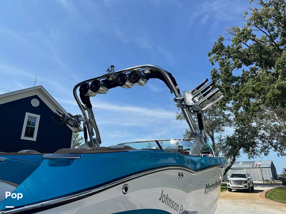 Slide: The Image of Mastercraft X22 2021 - 13030964