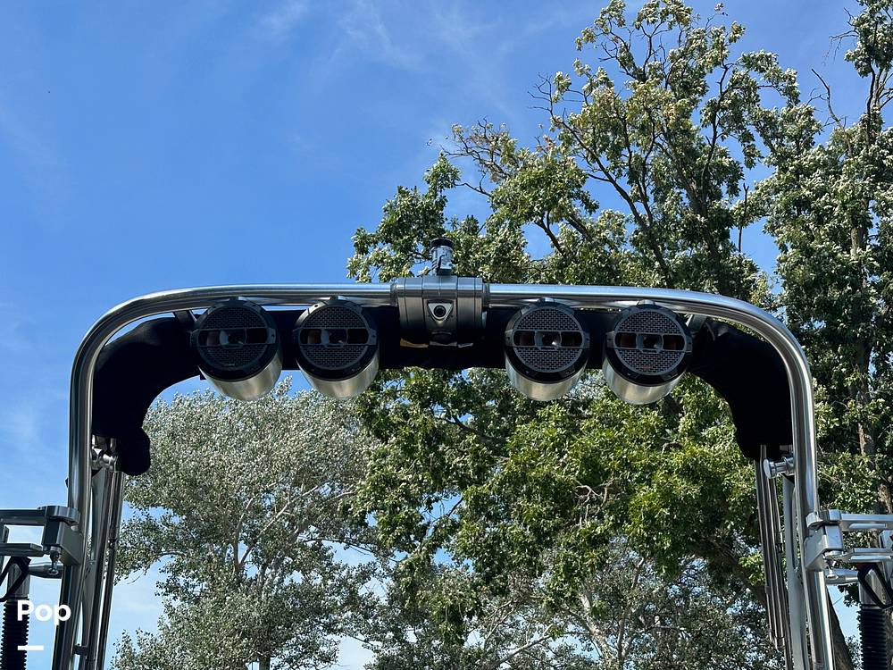 Slide: The Image of Mastercraft X22 2021 - 13030965