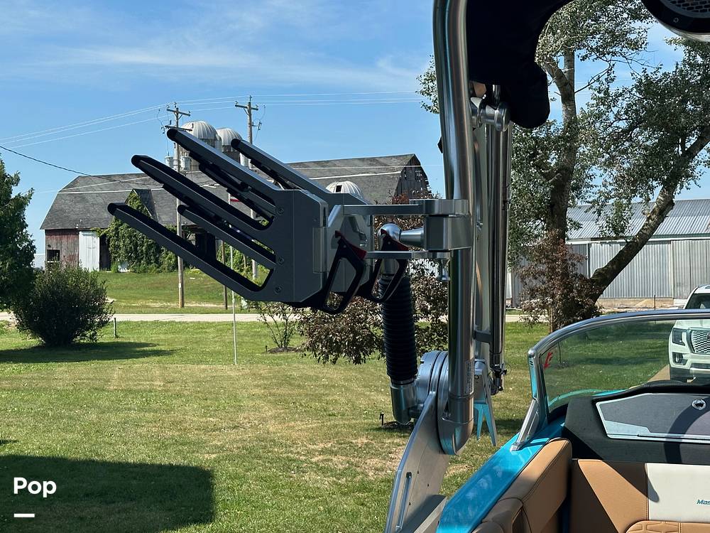 Slide: The Image of Mastercraft X22 2021 - 13030926