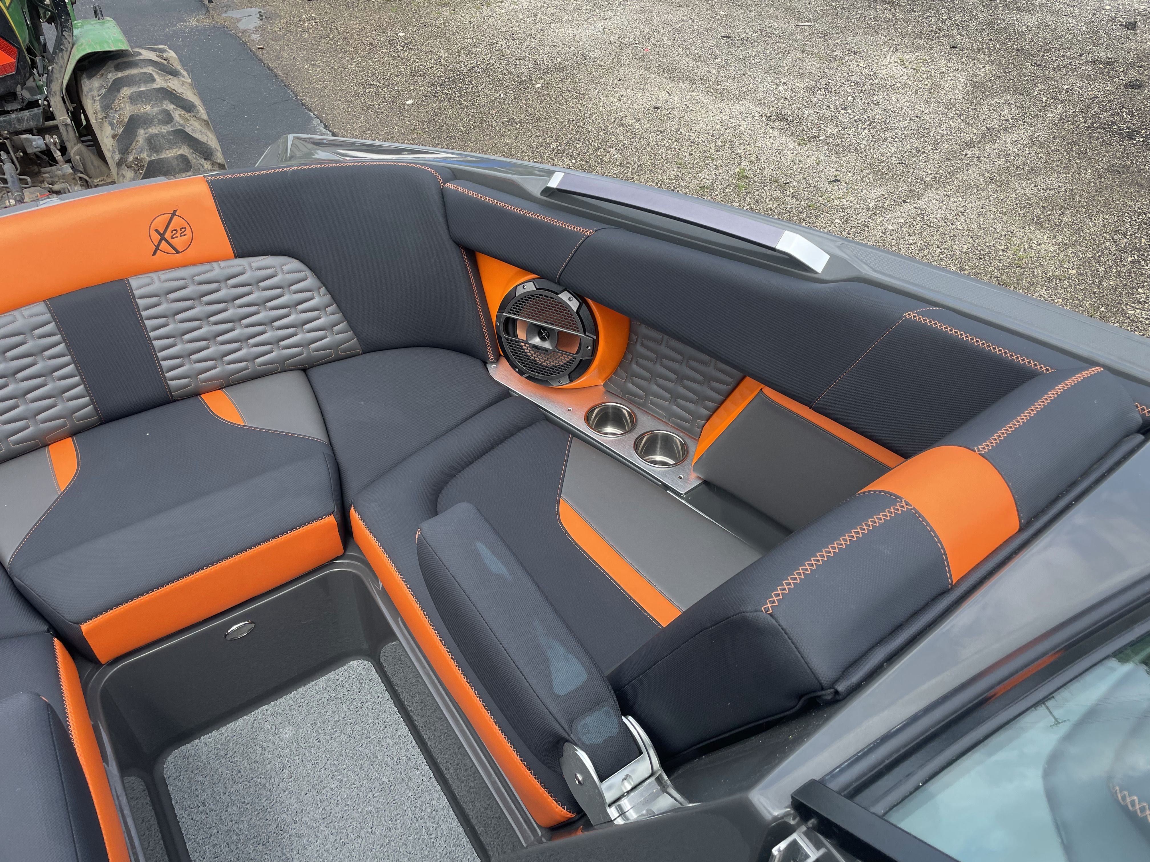 Slide: The Image of Mastercraft X22 2021 - 6