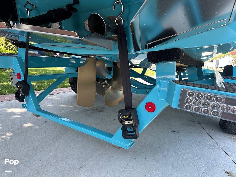 Slide: The Image of Mastercraft X22 2021 - 13030977
