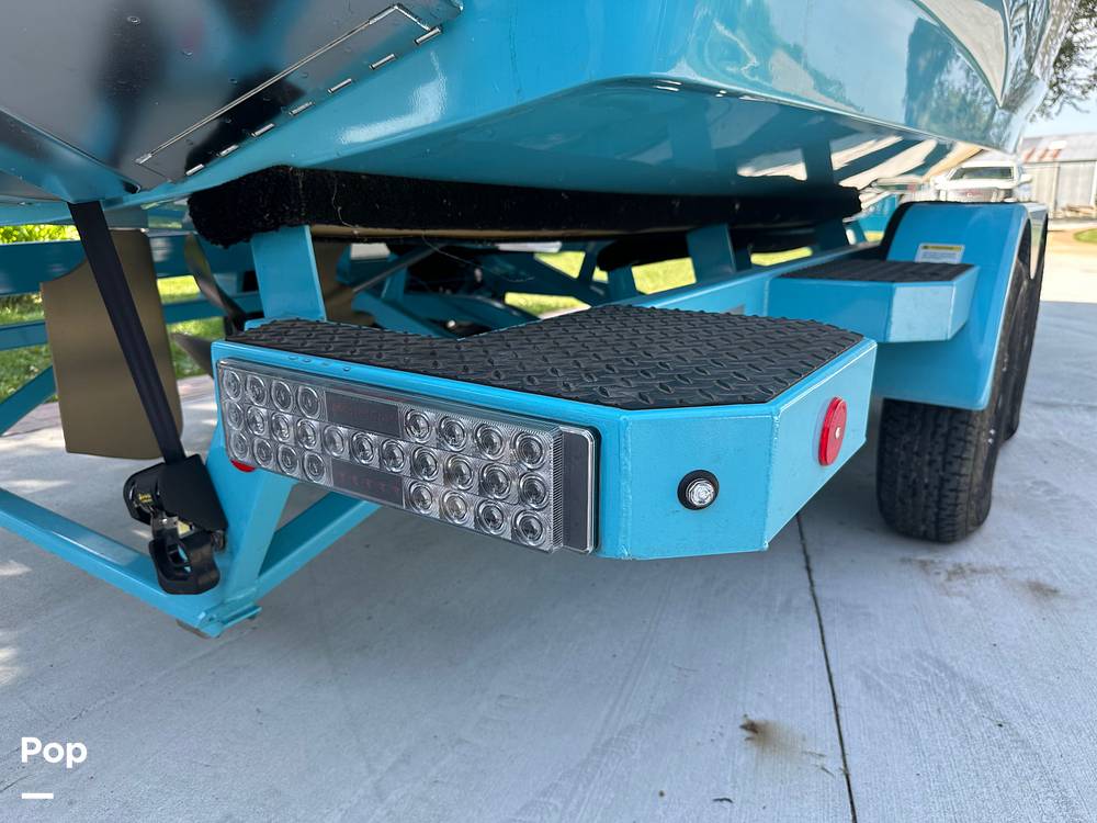 Slide: The Image of Mastercraft X22 2021 - 13030982