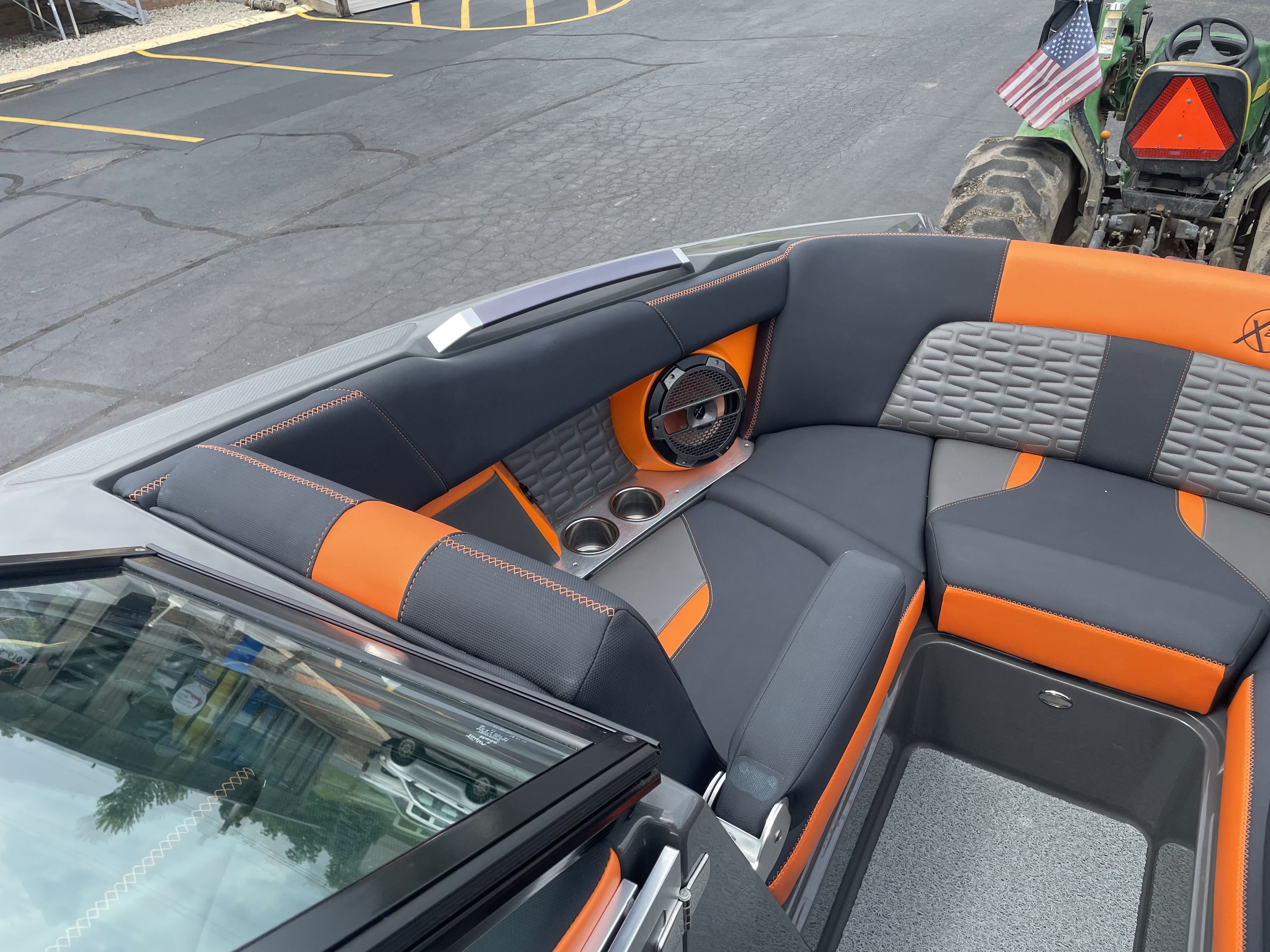 Slide: The Image of Mastercraft X22 2021 - 7