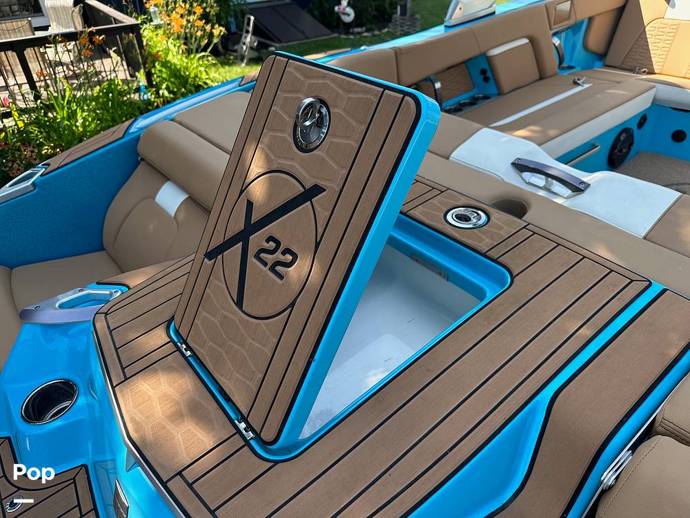 Slide: The Image of Mastercraft X22 2021 - 13030990