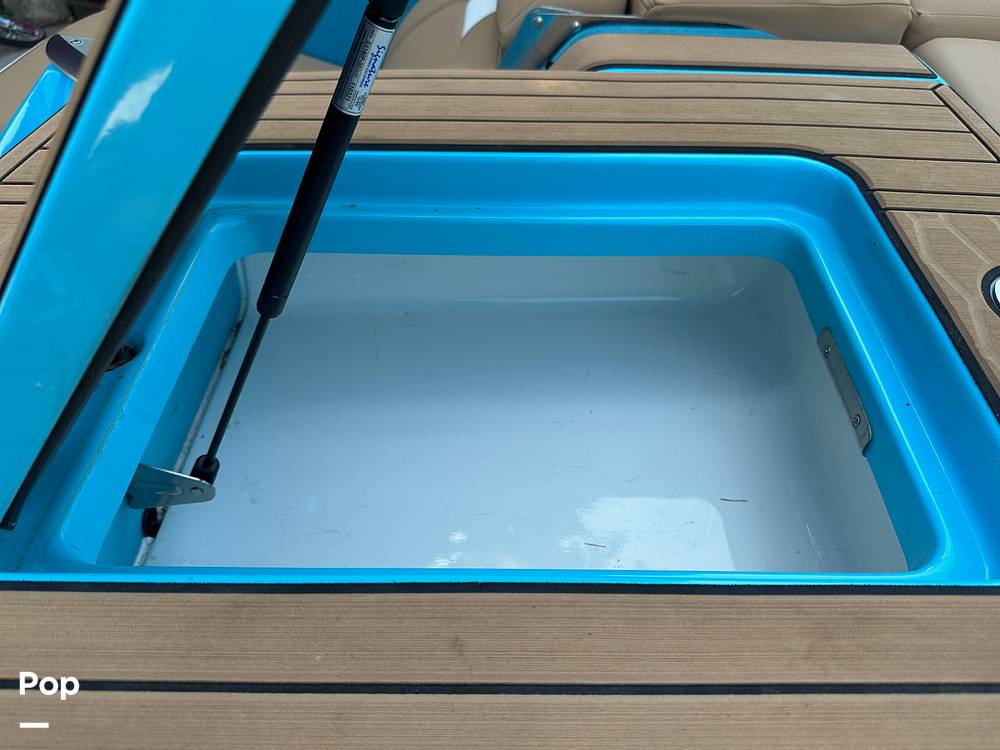 Slide: The Image of Mastercraft X22 2021 - 13030991