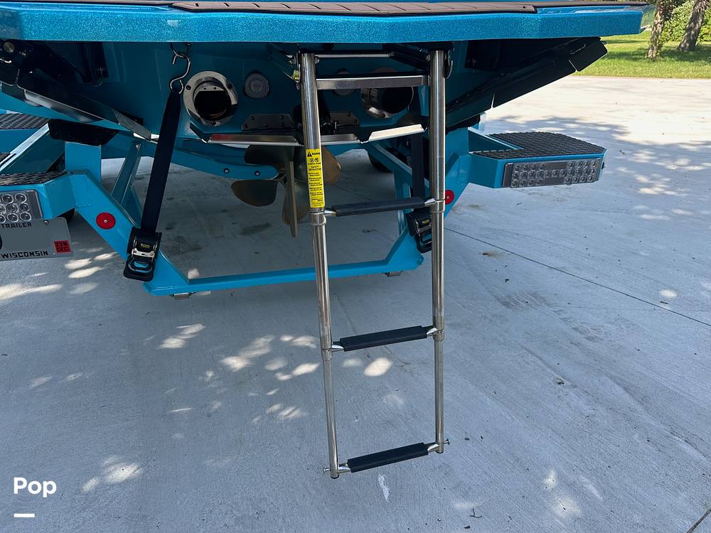 Slide: The Image of Mastercraft X22 2021 - 13030995