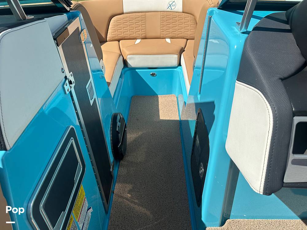 Slide: The Image of Mastercraft X22 2021 - 13031006