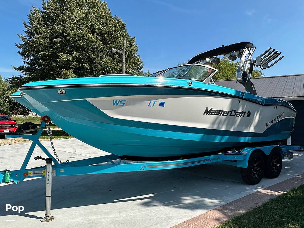 Slide: The Image of Mastercraft X22 2021 - 13030945