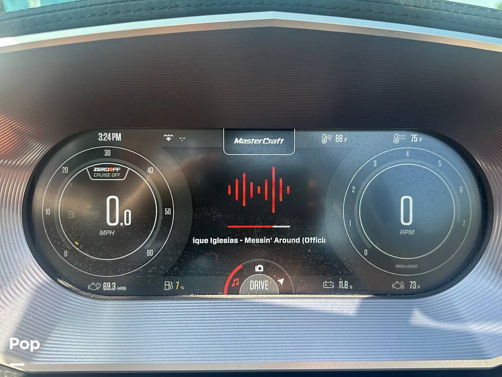 Slide: The Image of Mastercraft X22 2021 - 13031017