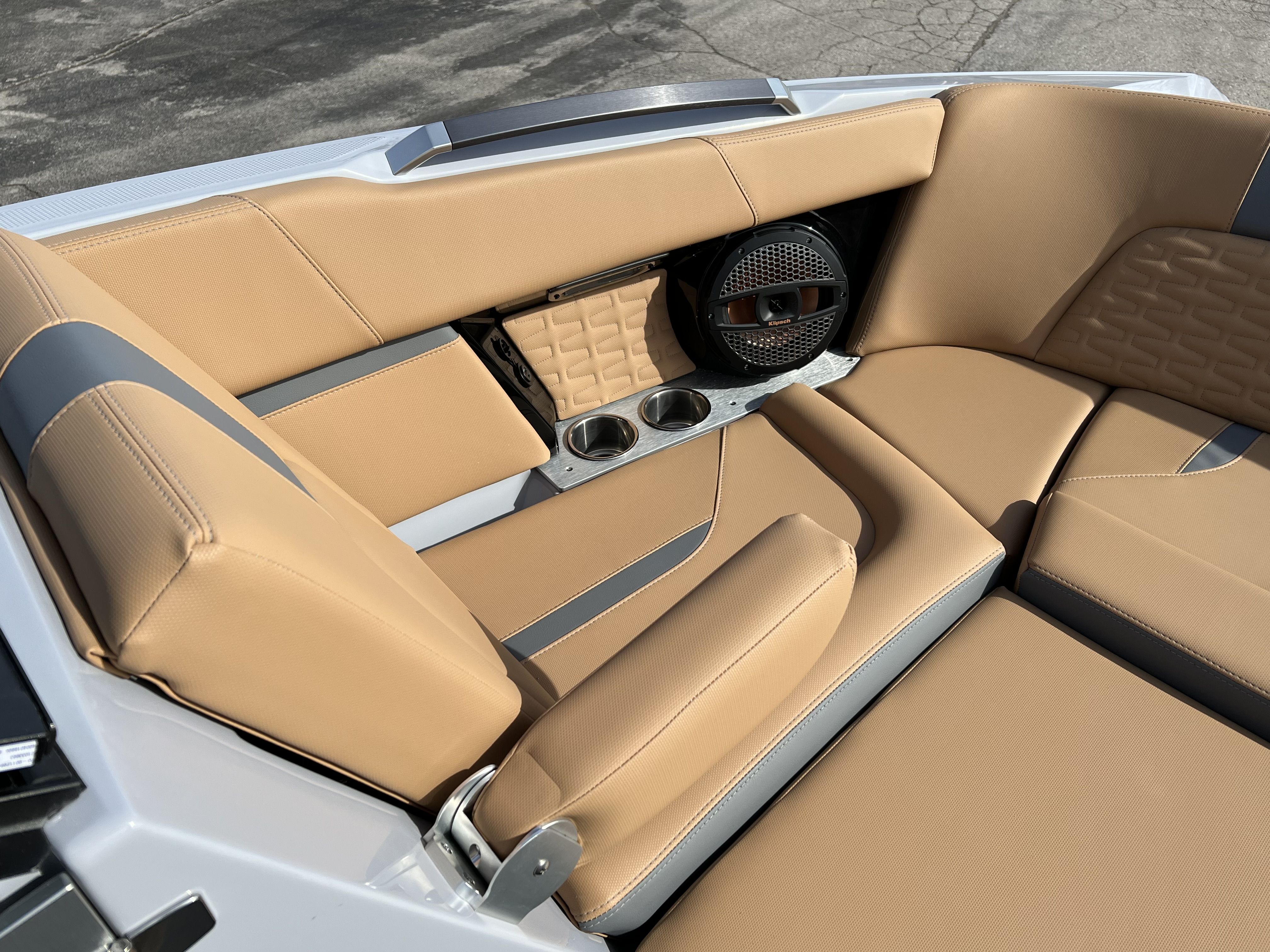 Slide: The Image of Mastercraft X22 2024 - 10