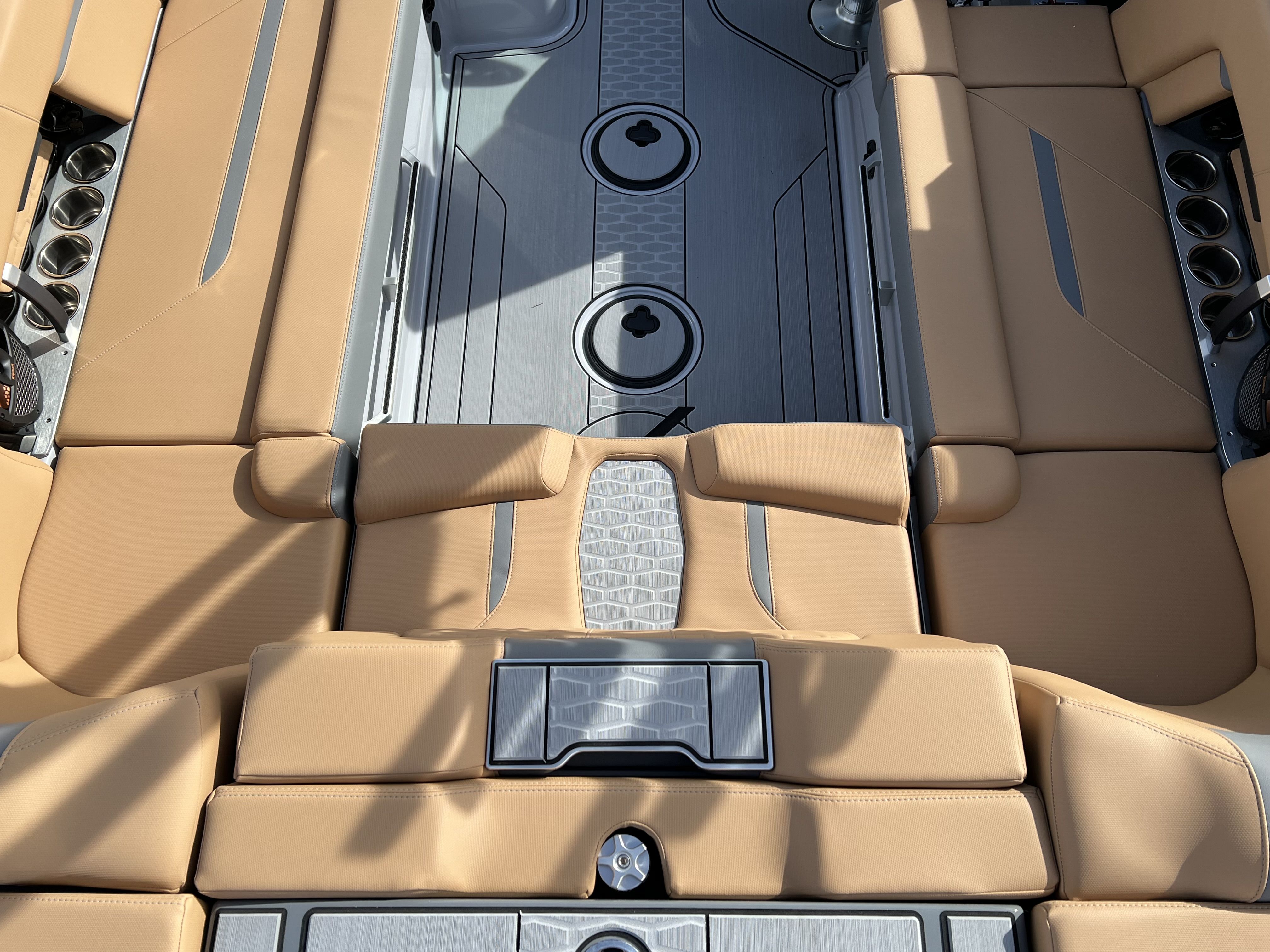 Slide: The Image of Mastercraft X22 2024 - 12