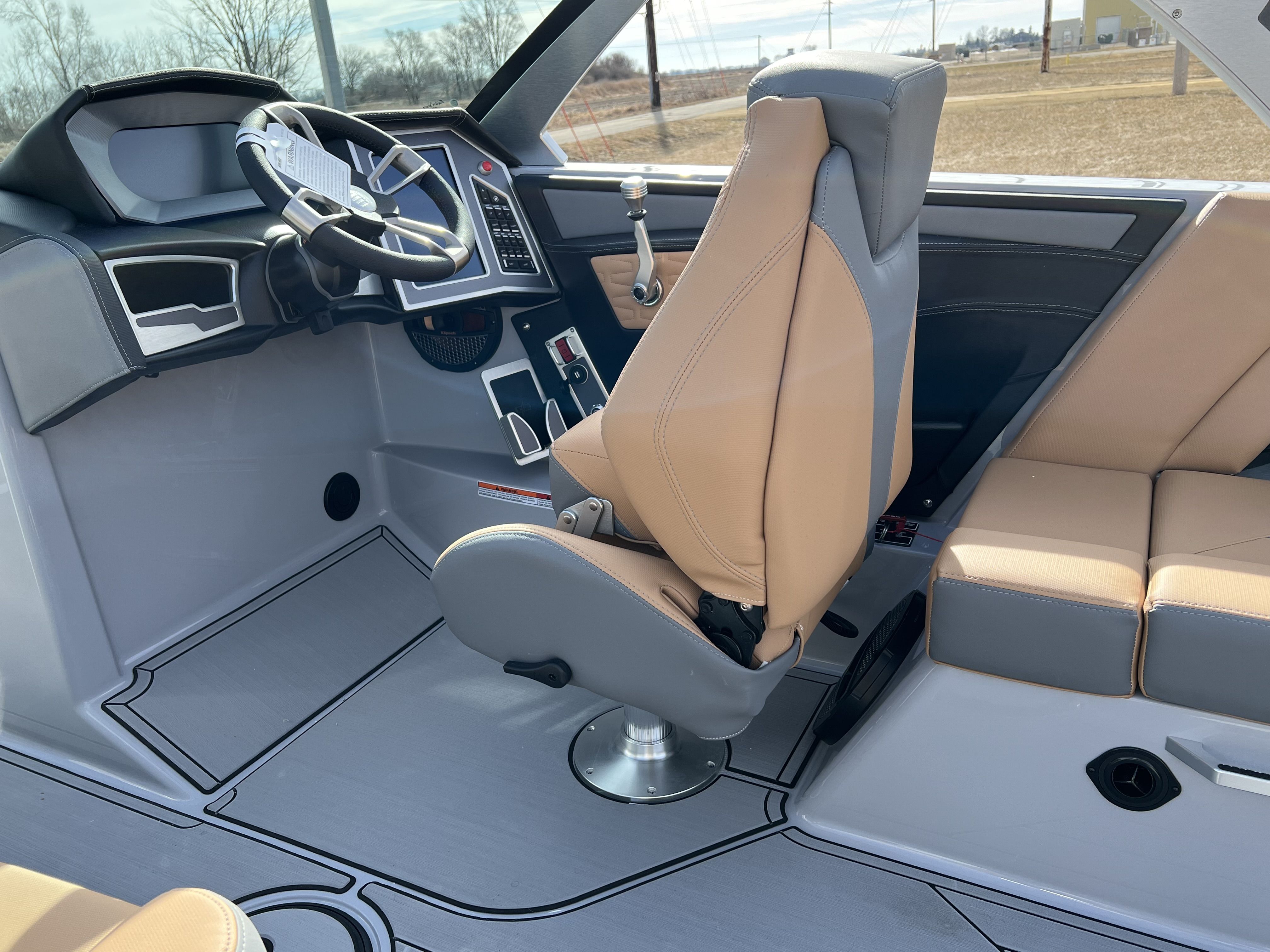 Slide: The Image of Mastercraft X22 2024 - 14
