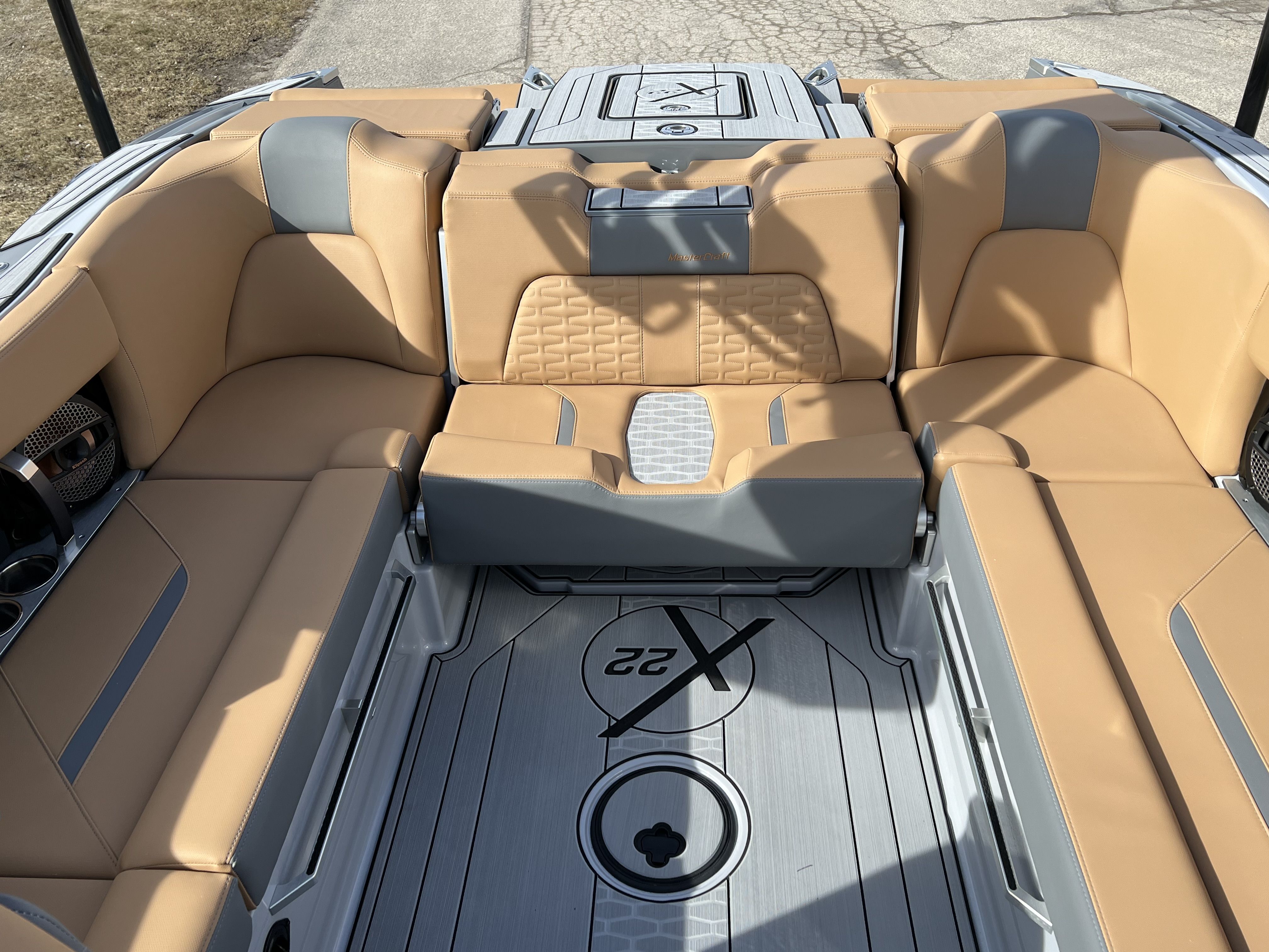 Slide: The Image of Mastercraft X22 2024 - 16