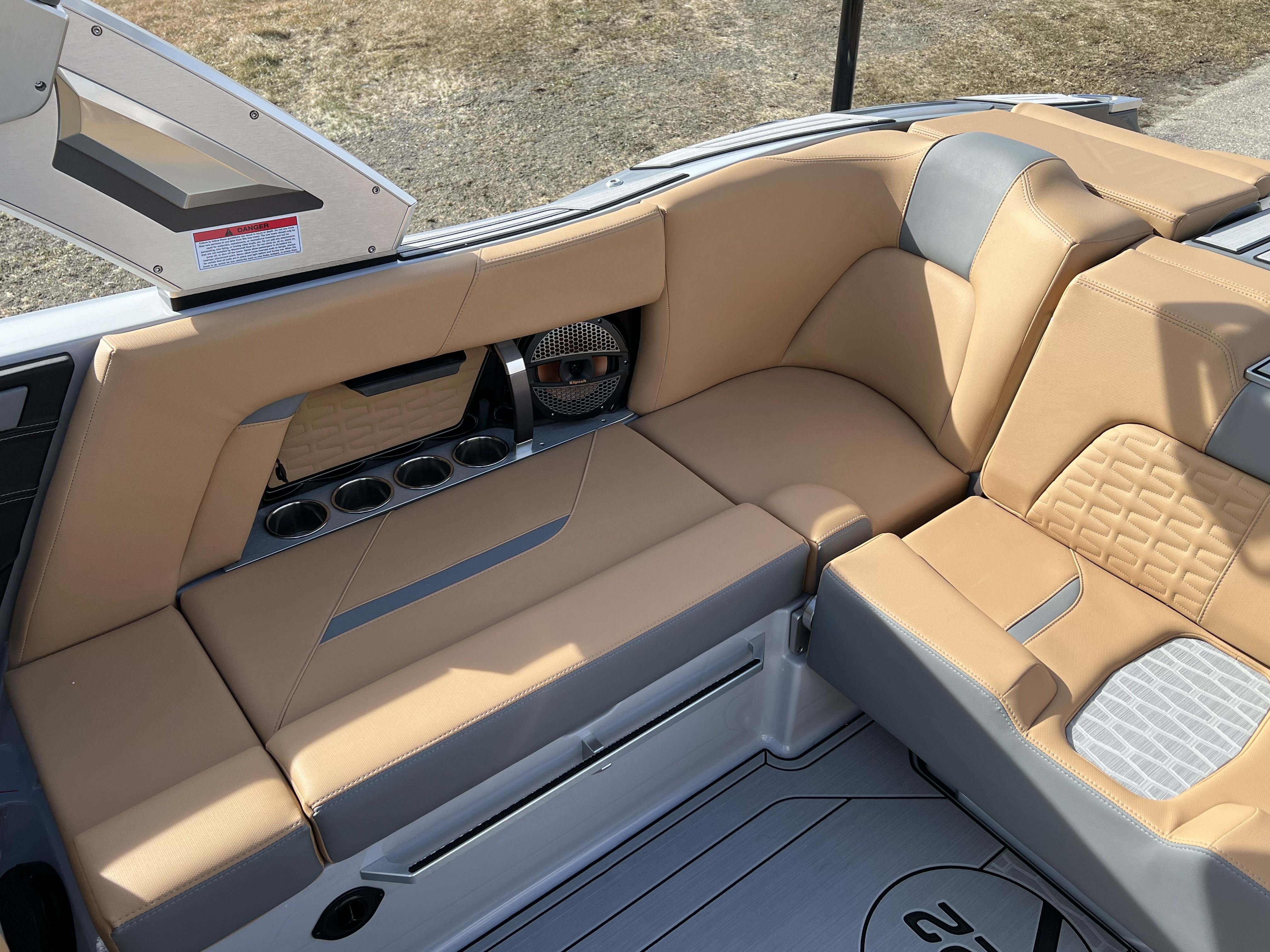 Slide: The Image of Mastercraft X22 2024 - 17