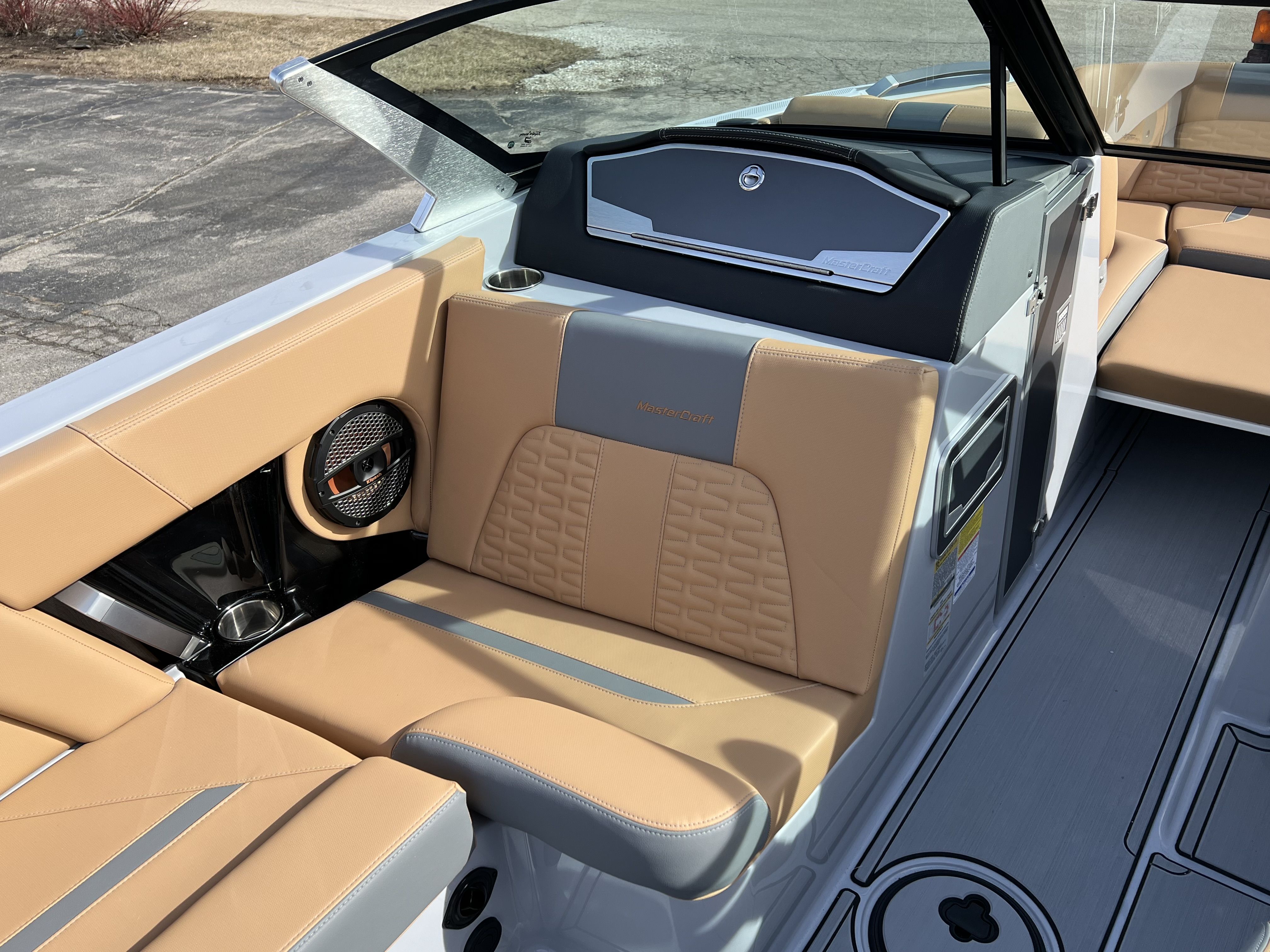 Slide: The Image of Mastercraft X22 2024 - 20