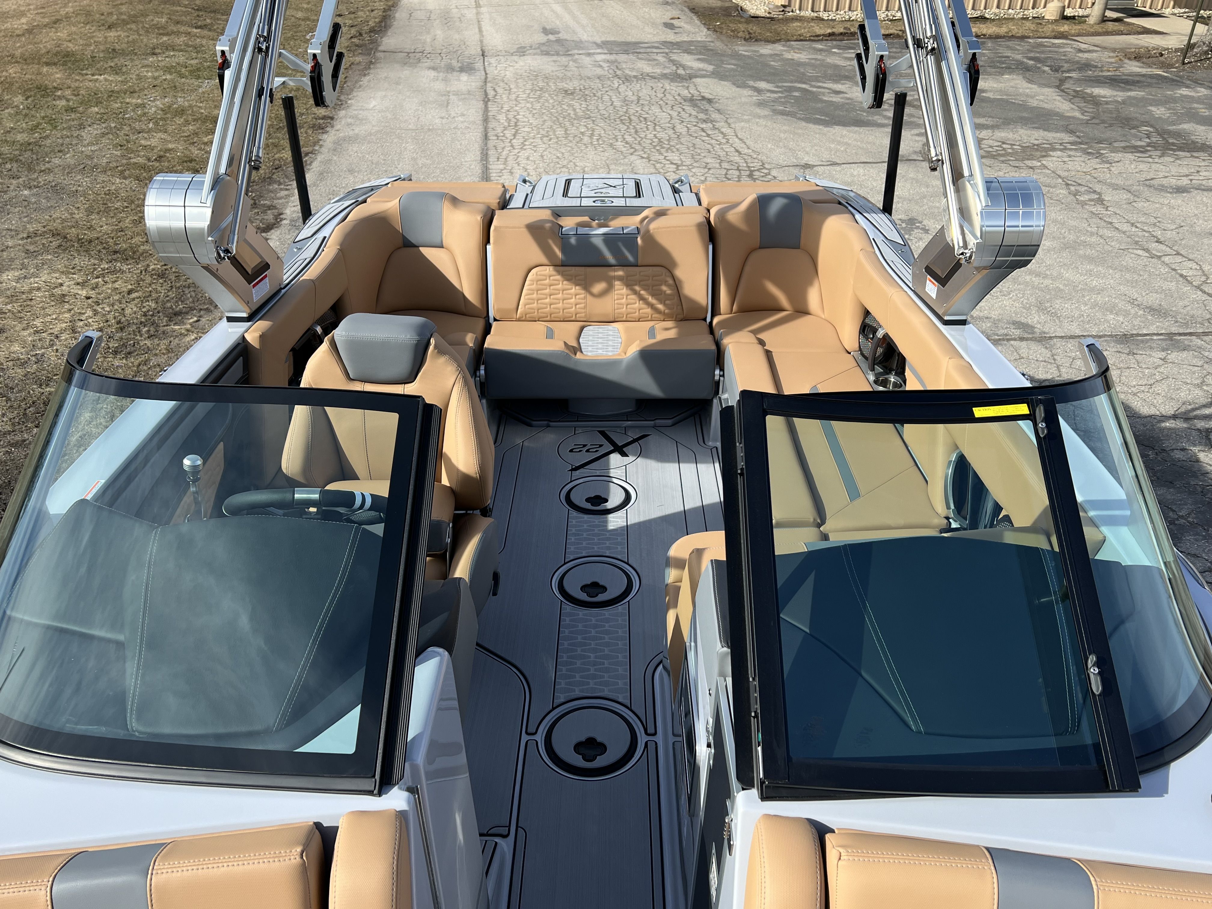 Slide: The Image of Mastercraft X22 2024 - 23