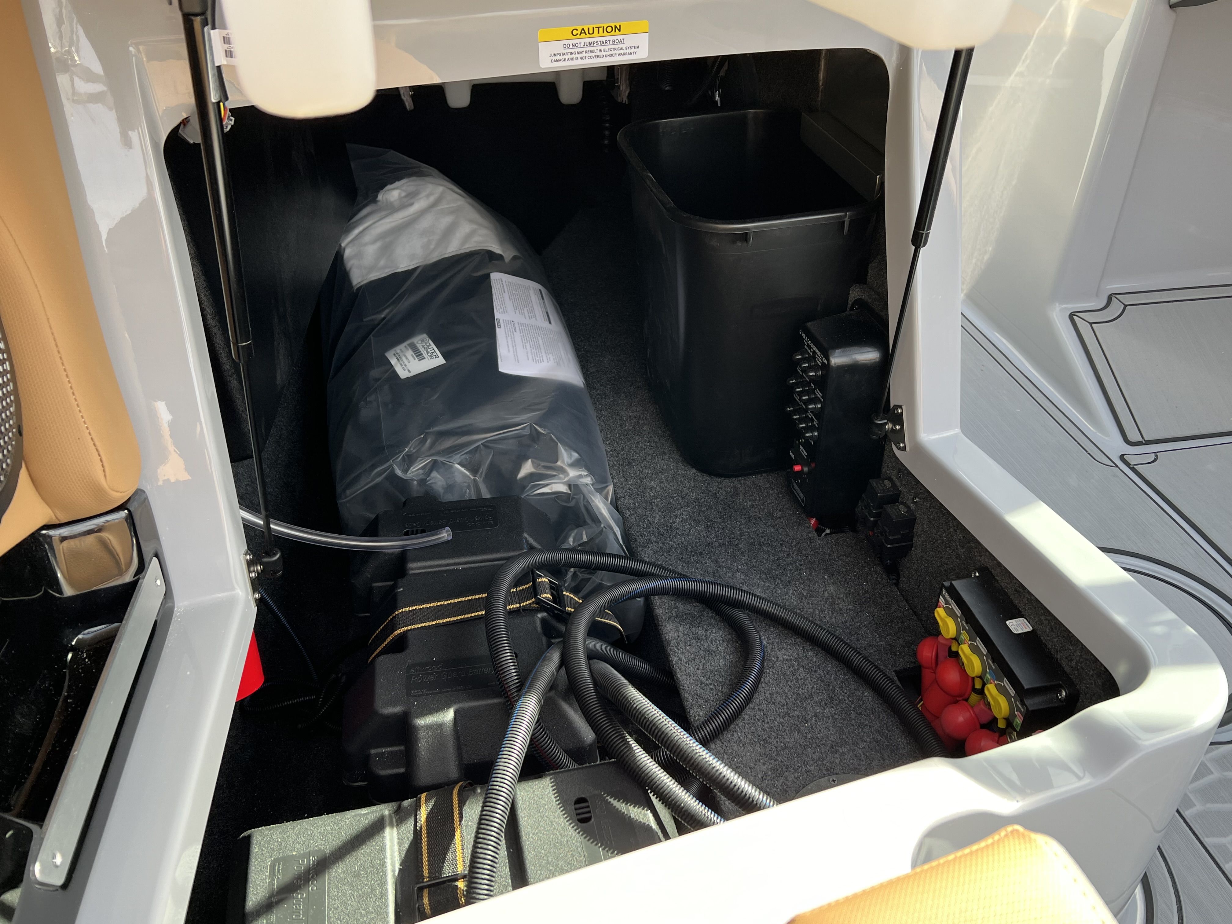 Slide: The Image of Mastercraft X22 2024 - 29