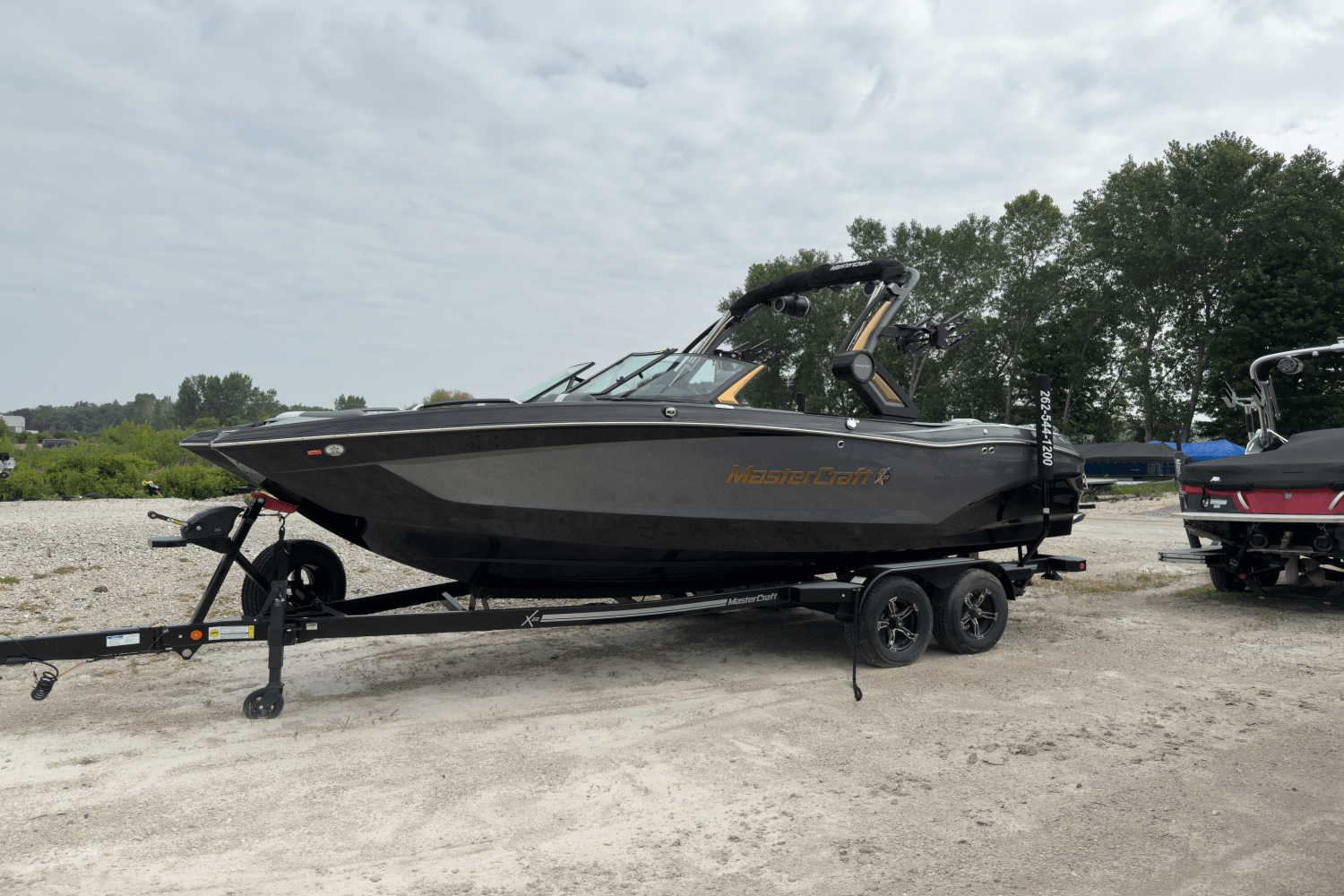 Slide: The Image of Mastercraft X22 2025 - 1
