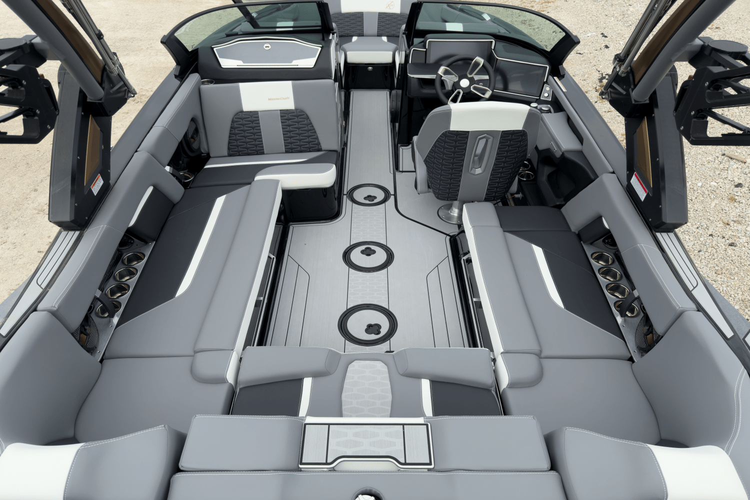 Slide: The Image of Mastercraft X22 2025 - 11
