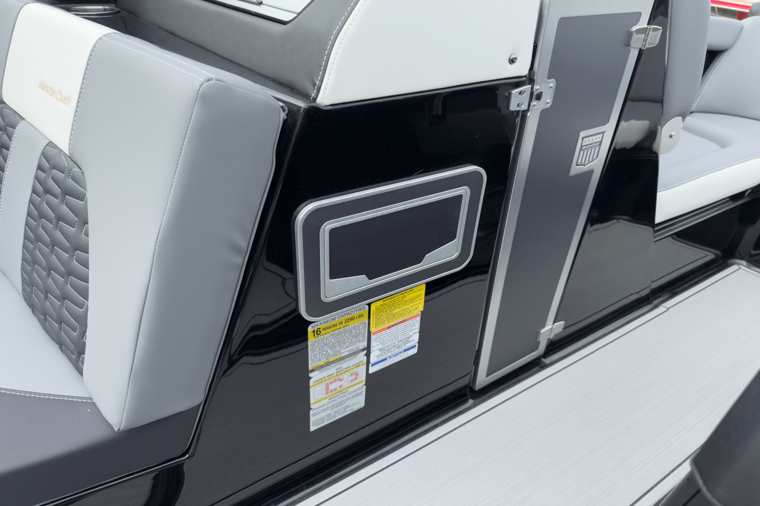 Slide: The Image of Mastercraft X22 2025 - 34