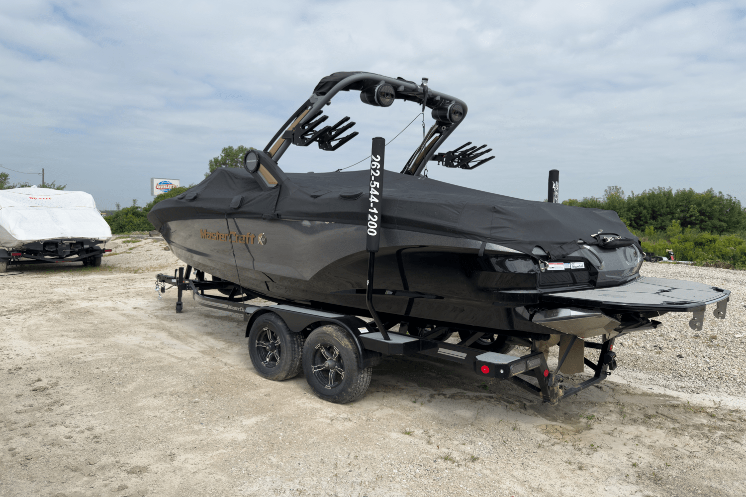 Slide: The Image of Mastercraft X22 2025 - 44