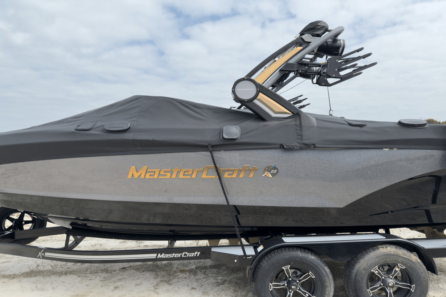 Slide: The Image of Mastercraft X22 2025 - 45