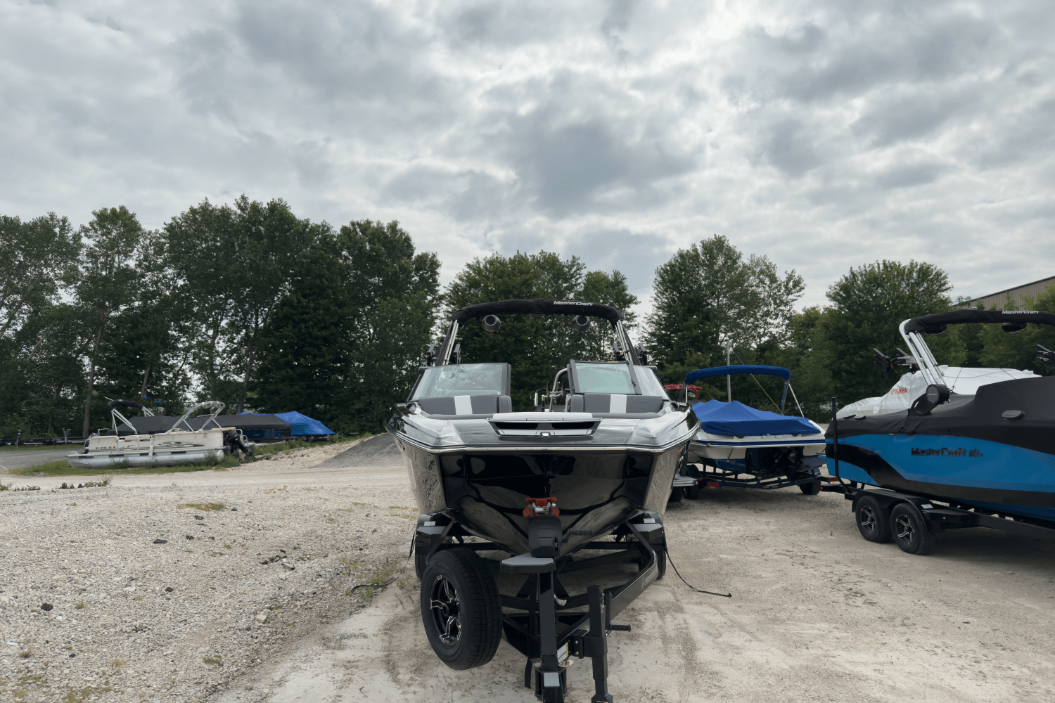Slide: The Image of Mastercraft X22 2025 - 5