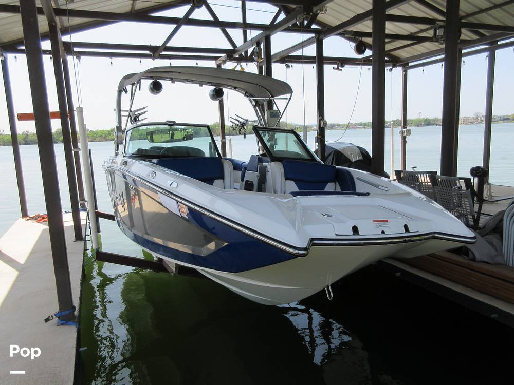 Slide: The Image of Mastercraft X23 2018 - 15302205