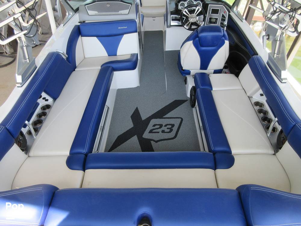 Slide: The Image of Wraparound Seating - 15302324