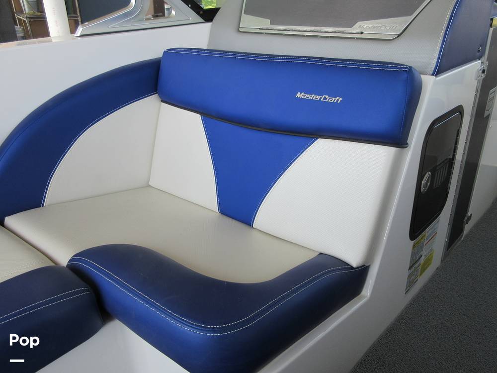 Slide: The Image of Passenger Seat - 15302439