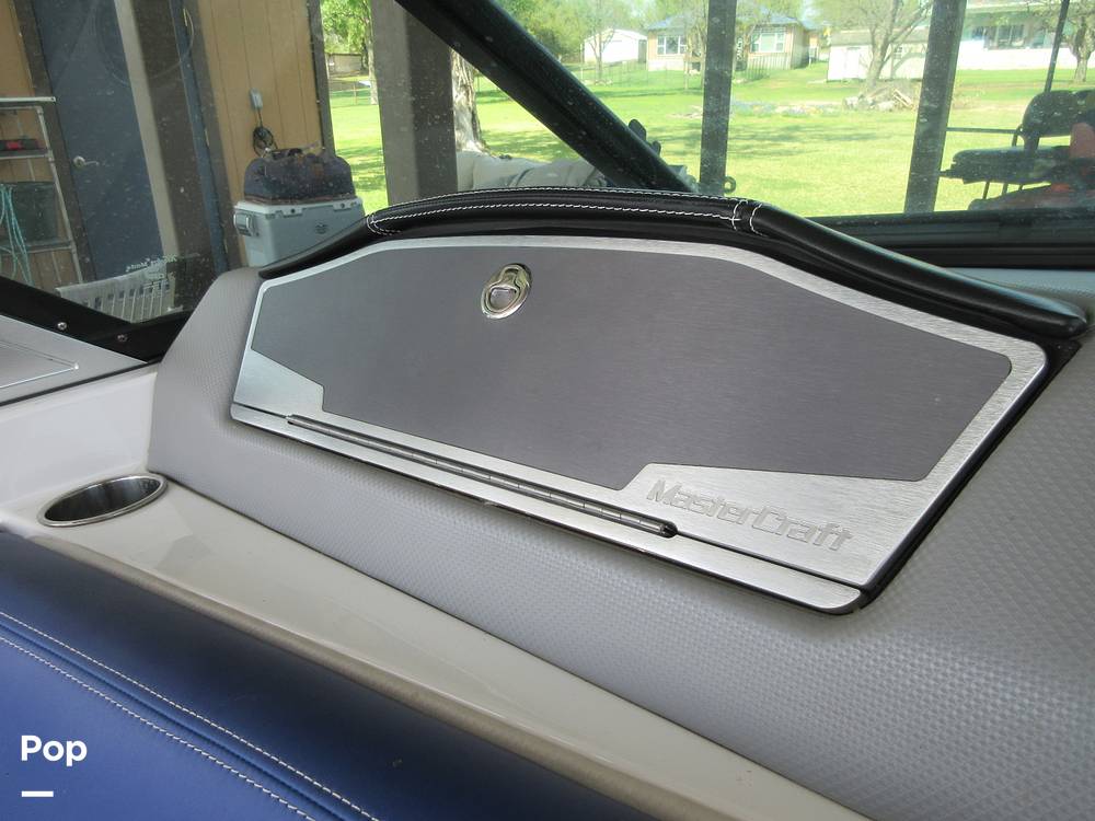 Slide: The Image of Mastercraft X23 2018 - 15302440