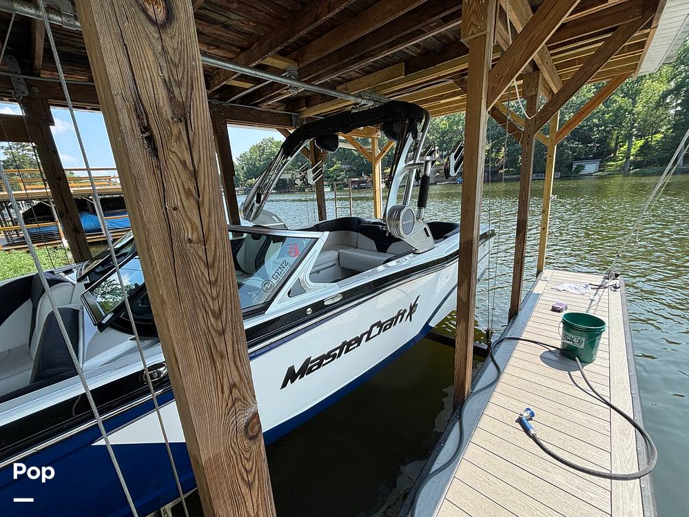 Slide: The Image of Mastercraft X23 2018 - 15648611