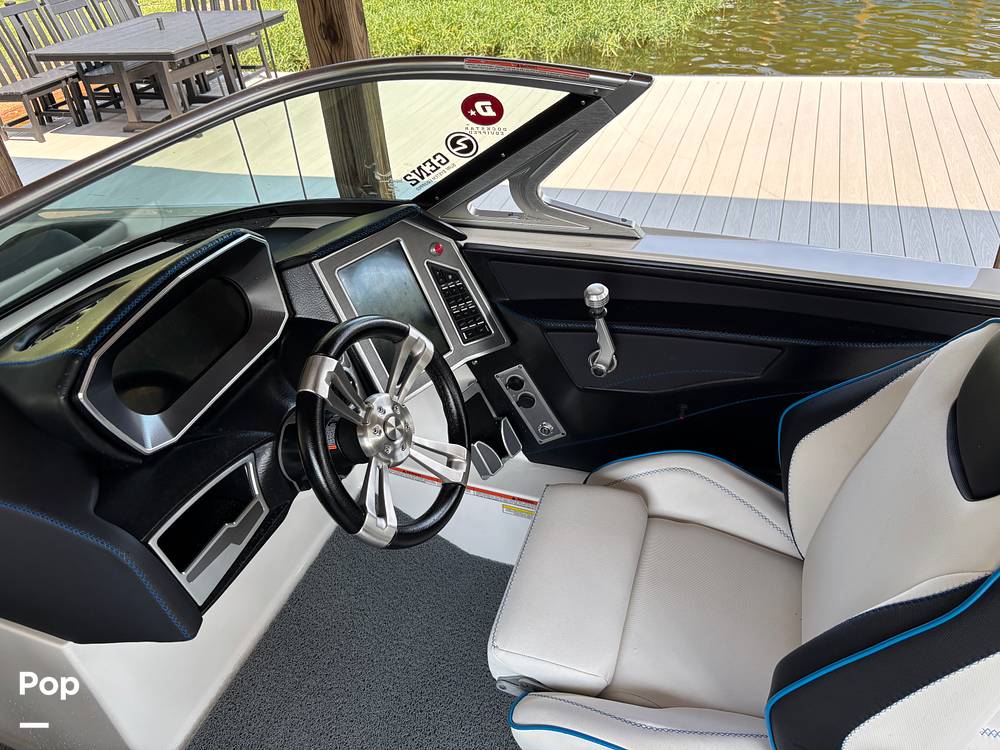 Slide: The Image of Mastercraft X23 2018 - 15648638