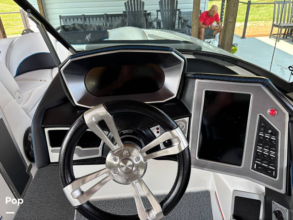 Slide: The Image of Mastercraft X23 2018 - 15648639